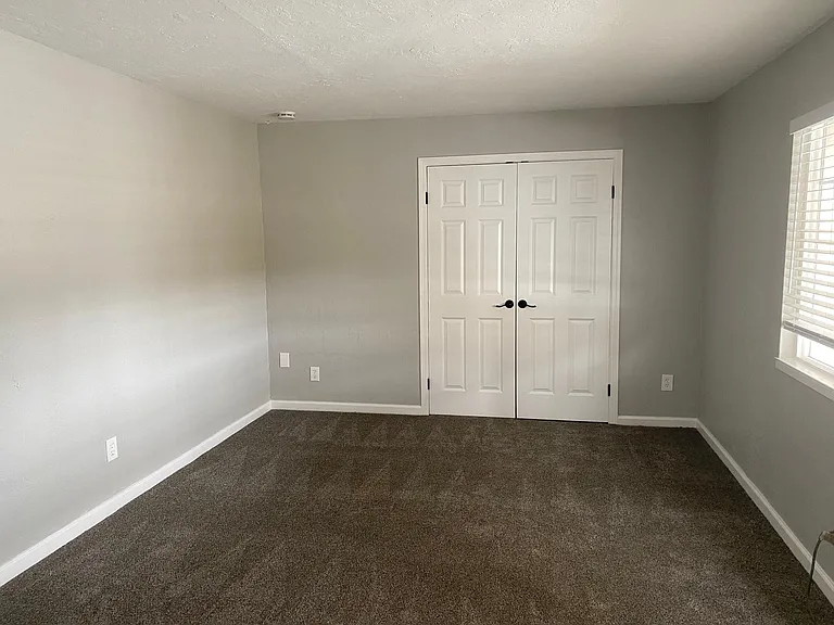 3166 Mission Dr — Photo 2