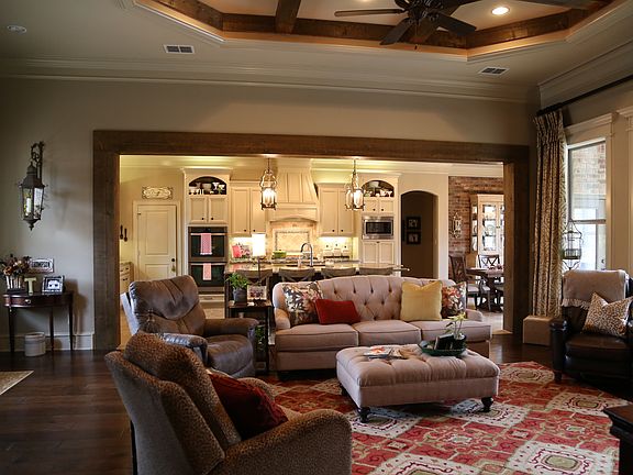 2nd image of 10880 Deer Creek Dr