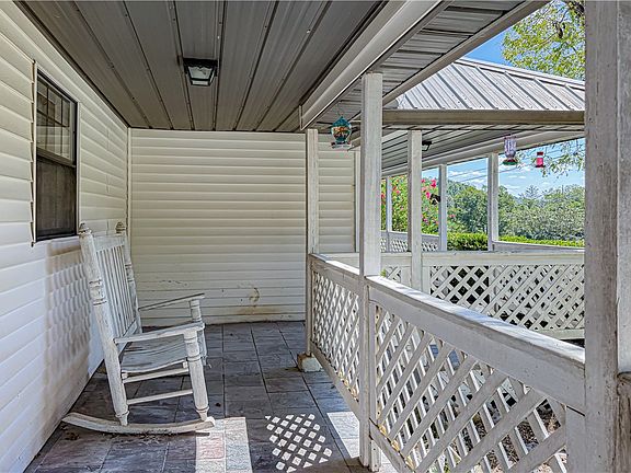 4th image of 3983 Coweta Falls Rd