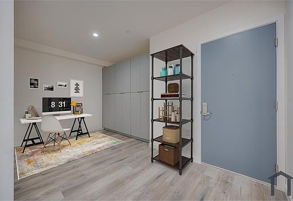 3rd image of 5122 Maplewood Ave #201