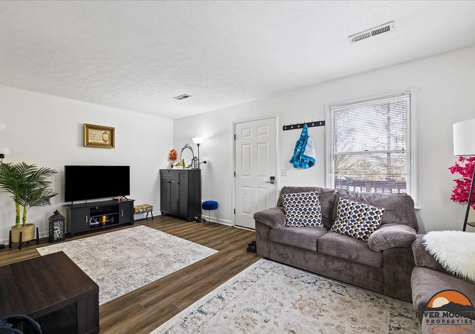 Spacious 3-Bedroom Duplex in Blacksburg — Photo 4
