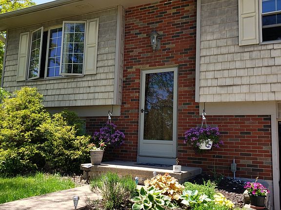 2nd image of 719 Birchwood Dr