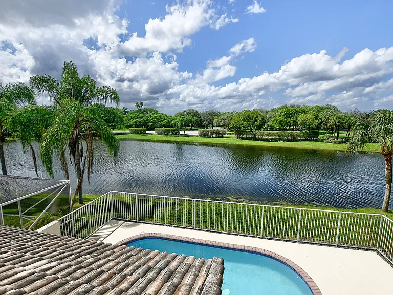 11073 Harbour Springs Cir — Photo 41