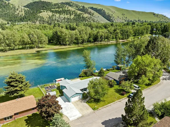 10570 Lakewood Pl, Lolo, MT 59847