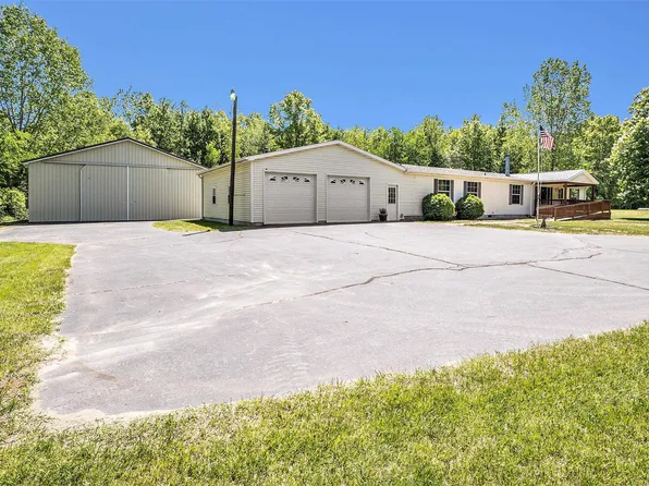 12685 East Rd, Burt, MI 48417