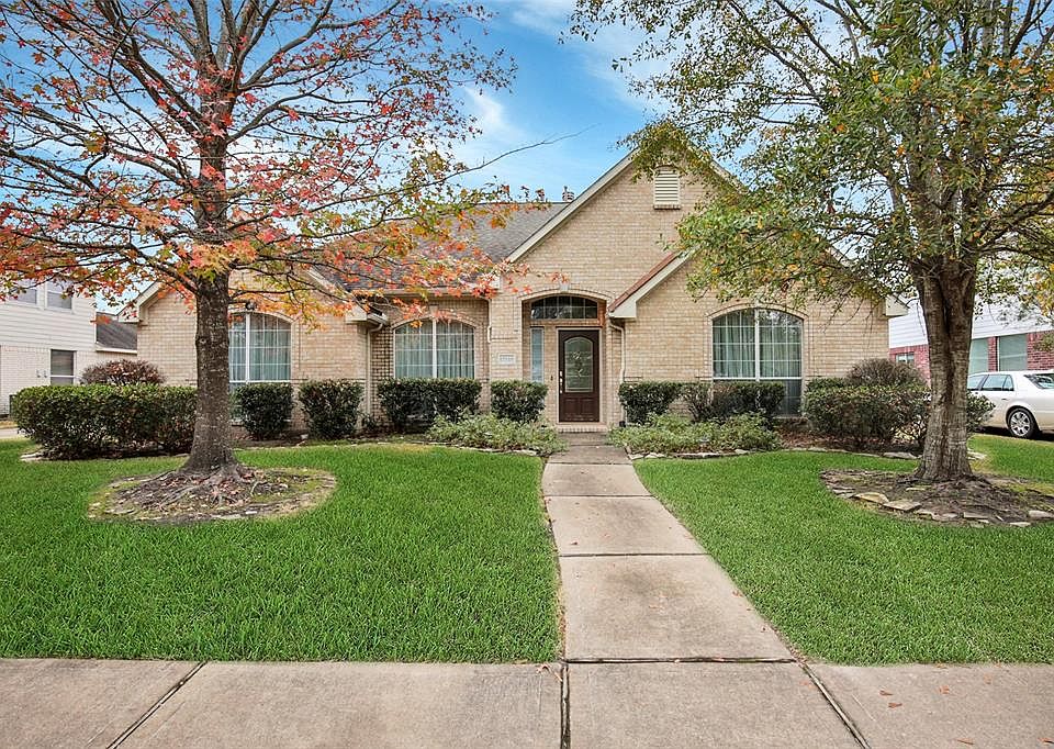 1st image of 17310 Sunset Bluff Dr