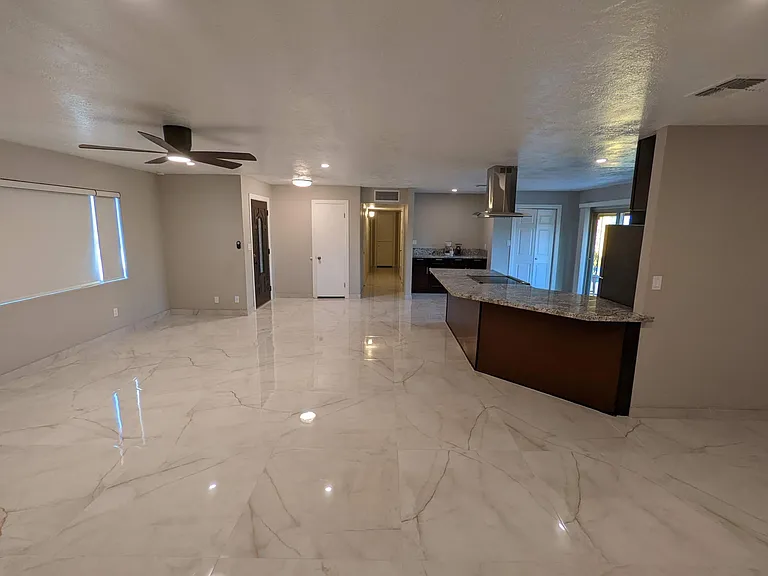 1062 W Ina Rd — Photo 13