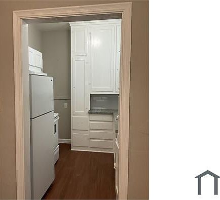 3rd image of 618 W 7th St #5