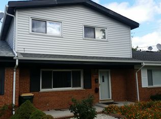 9051 N Clifton Ave, Niles, IL