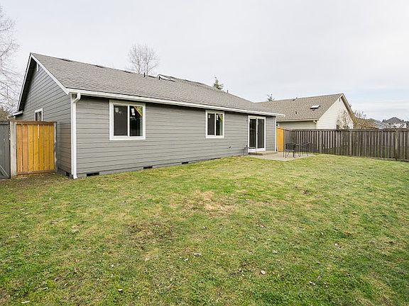 4th image of 6017 SE 58th Ave