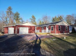 1707 Goldenrod Dr, Houghton Lake, MI 48629