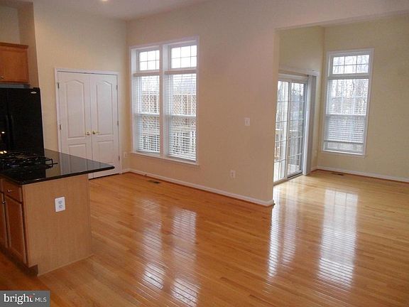 4th image of 22004 Avonworth Sq