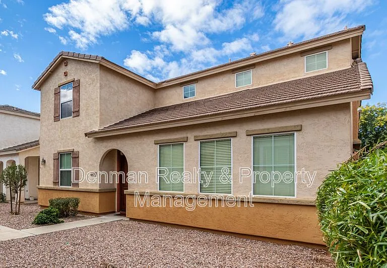4262 E Carla Vista Dr — Photo 1