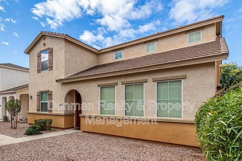 4262 E Carla Vista Dr