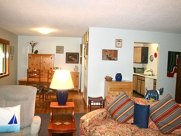 4th image of 26 Bayberry Lane