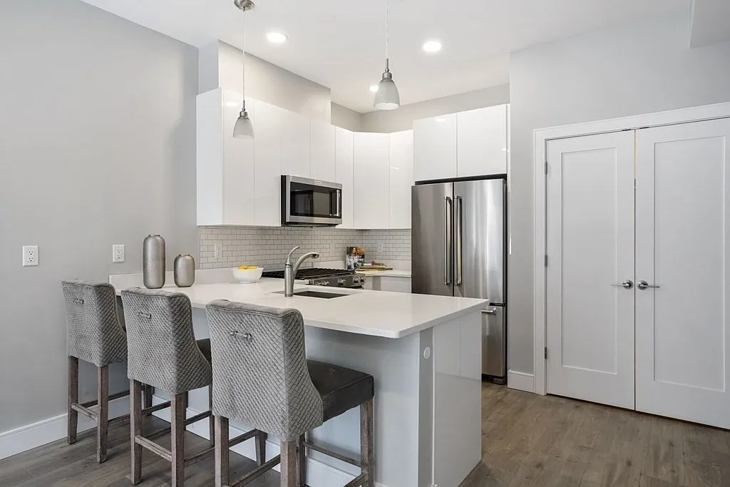 Building Photo - 610 Rutherford Ave #306