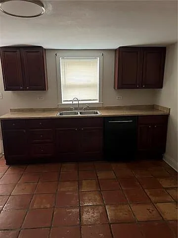 2 bed, 1.0 bath, 1000 sqft, $1,300 — Photo 3