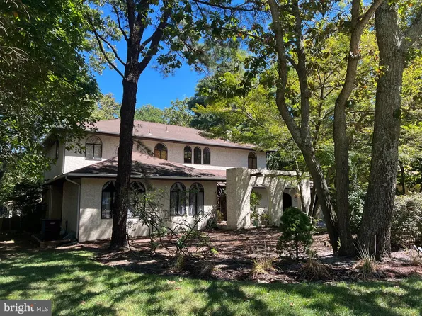 40 Woodstone Dr, Voorhees, NJ 08043