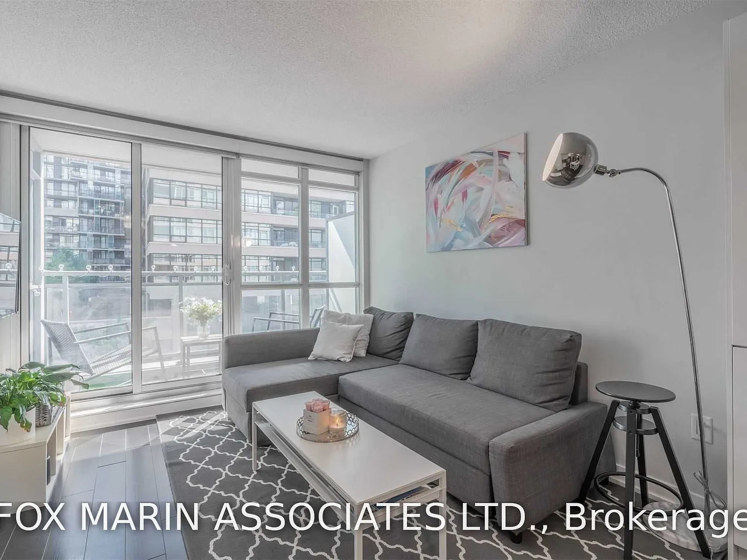 Parade Condos — Photo 2