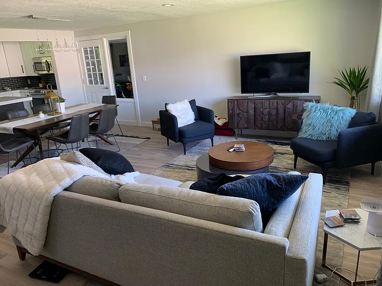 1258 E Hyland Lake Dr — Photo 3