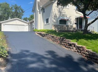212 W 4th St, Kaukauna, WI 54130