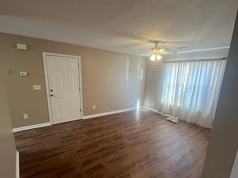 1669 Maple View Way #1669 — Photo 2
