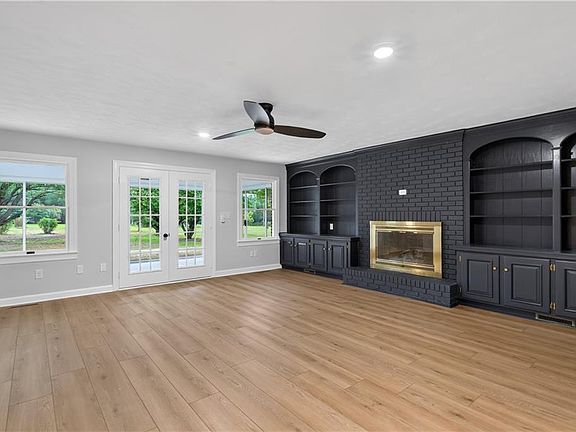 3rd image of 4516 Exeter Dr