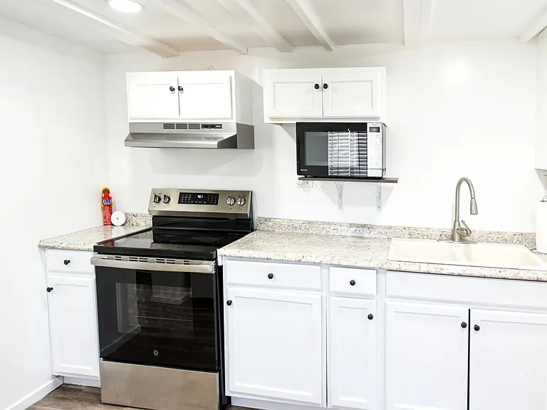 560 E Tonto St — Photo 6