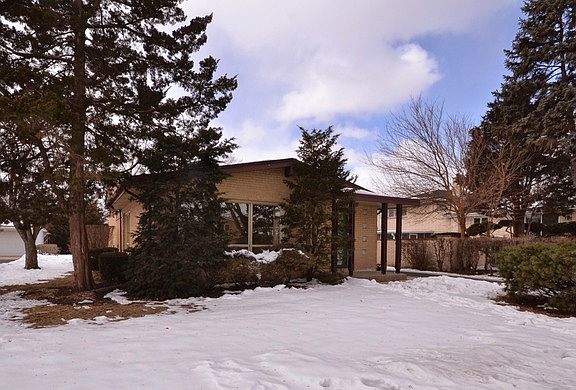 2nd image of 10608 Lawler Ave