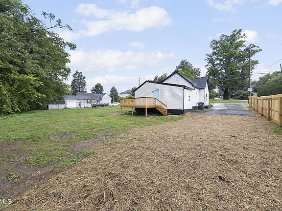 5th image of 804 E Inskip Dr