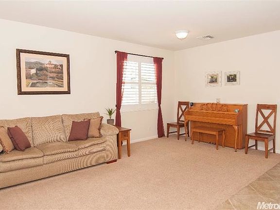3rd image of 2112 Stansfield Dr