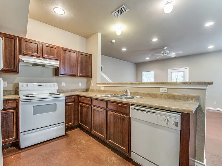 7826 Kingsbury Way — Photo 6