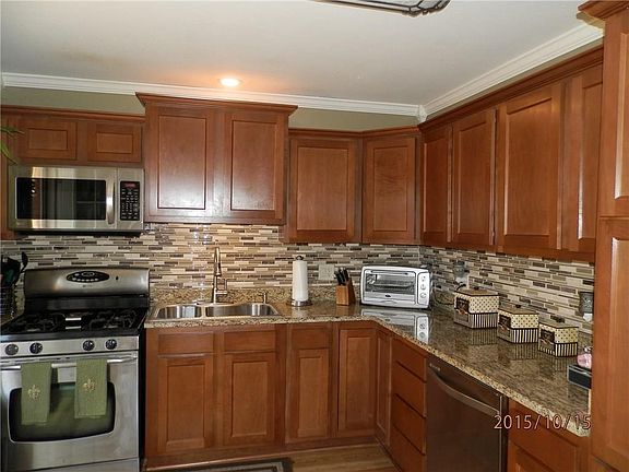 3rd image of 379 Joseph Pl