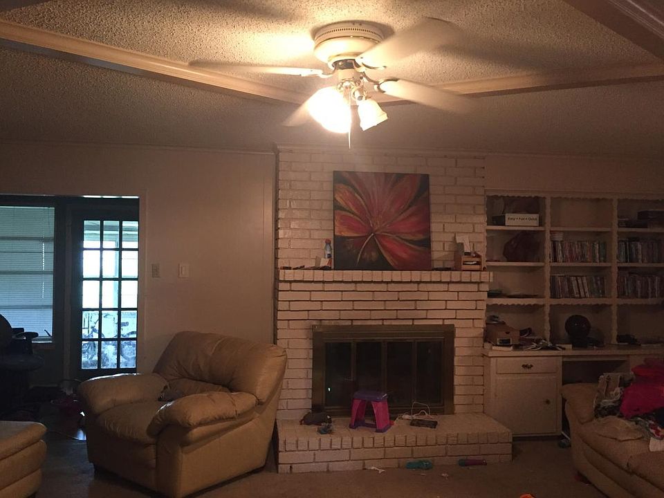 2nd image of 1606 Charlotte Dr