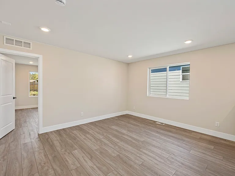 5399 Century Pl NE — Photo 28