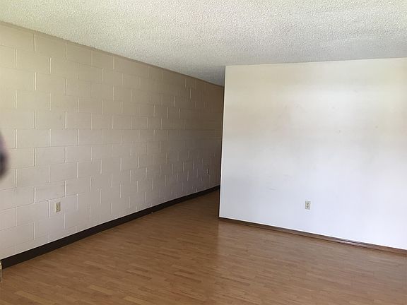 3rd image of 210 N Ash Ave