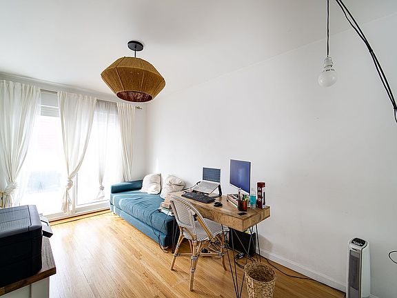 3rd image of 48-20 Ditmars Blvd