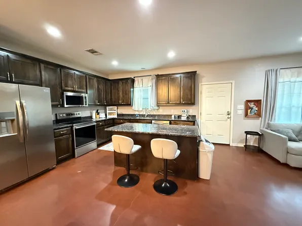 107 Ironway Dr, Kingsland, TX 78639