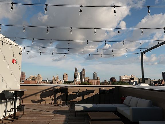 4th image of 104 Howe St #409