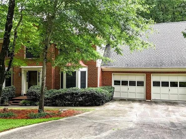 760 Edgewater Ln NW, Kennesaw, GA 30144