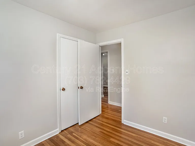 3233 Holly Hill Dr — Photo 26