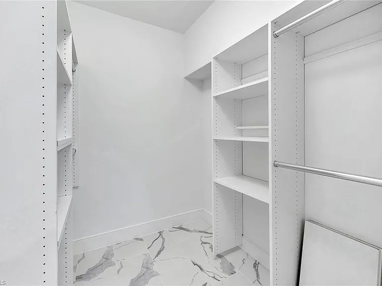 222 Harbour Dr #114 — Photo 17