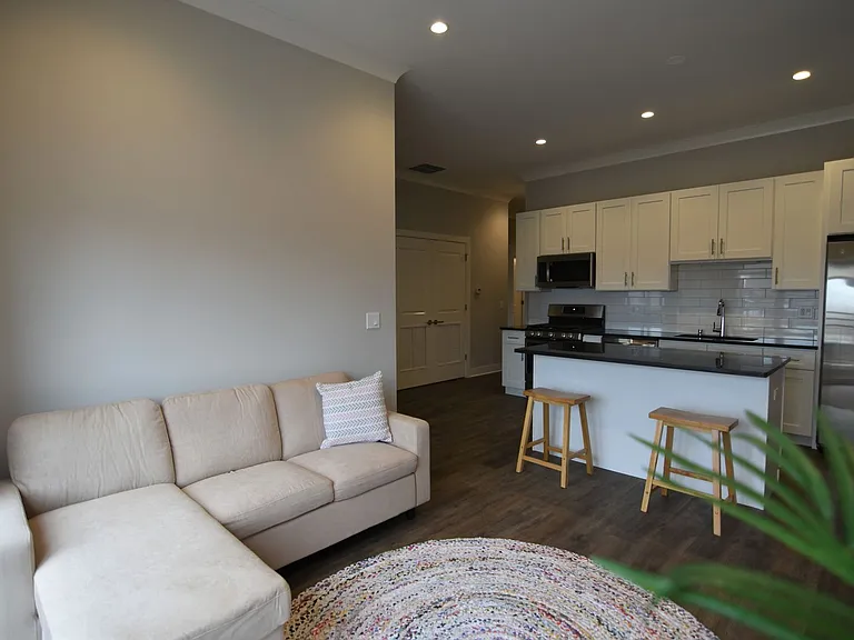 927 W. Irving Park — Photo 49