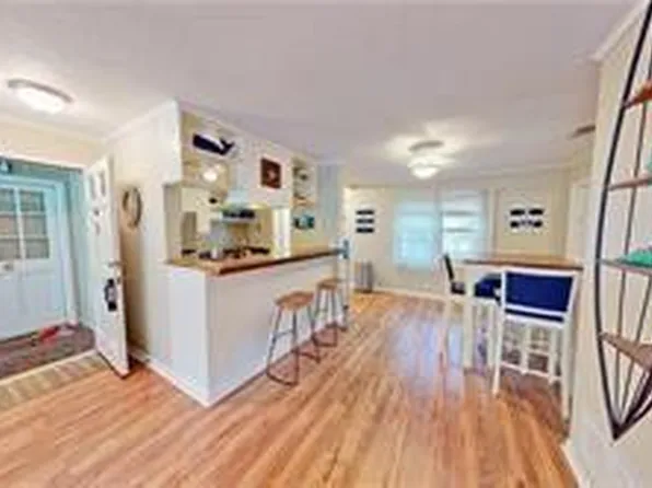 800 Mallery St APT 3, Saint Simons Island, GA 31522