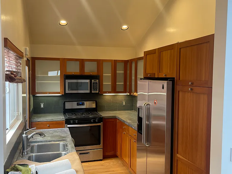 427 Grand Blvd — Photo 17