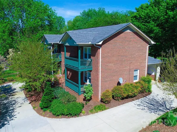 404 E Concord St, Morganton, NC 28655