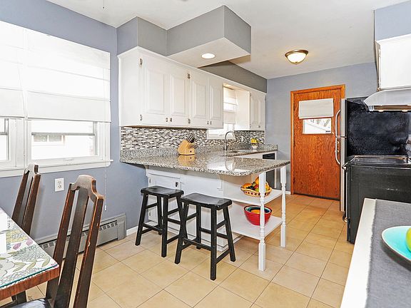 4th image of 1409 8th Ave S