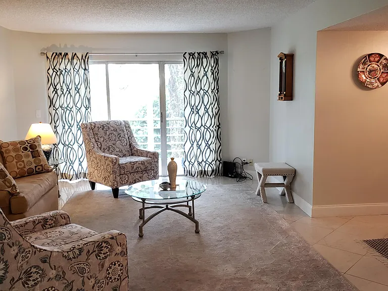 3755 Via Poinciana #304 — Photo 10