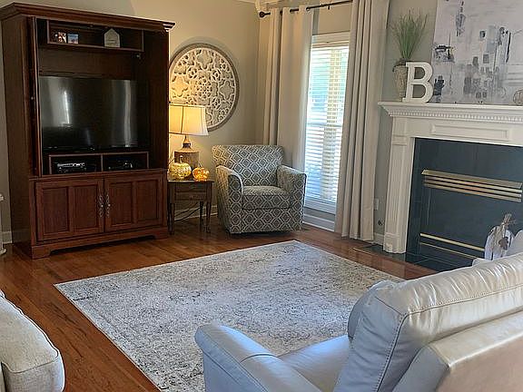 2nd image of 1406 Huston Dr