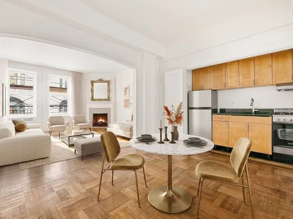 284 Fifth Avenue image 1 of 8